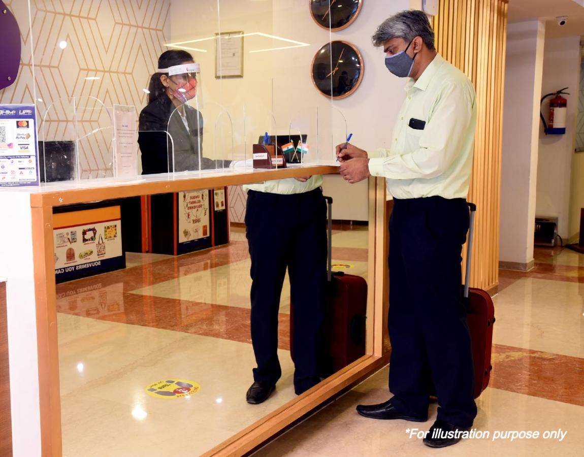 Spot On Hotel Midtown Gondia Extérieur photo