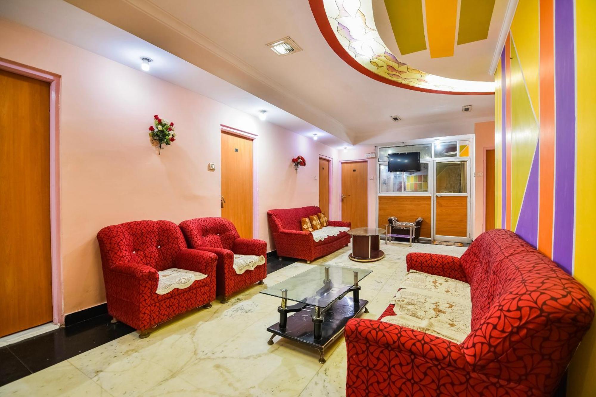 Spot On Hotel Midtown Gondia Extérieur photo