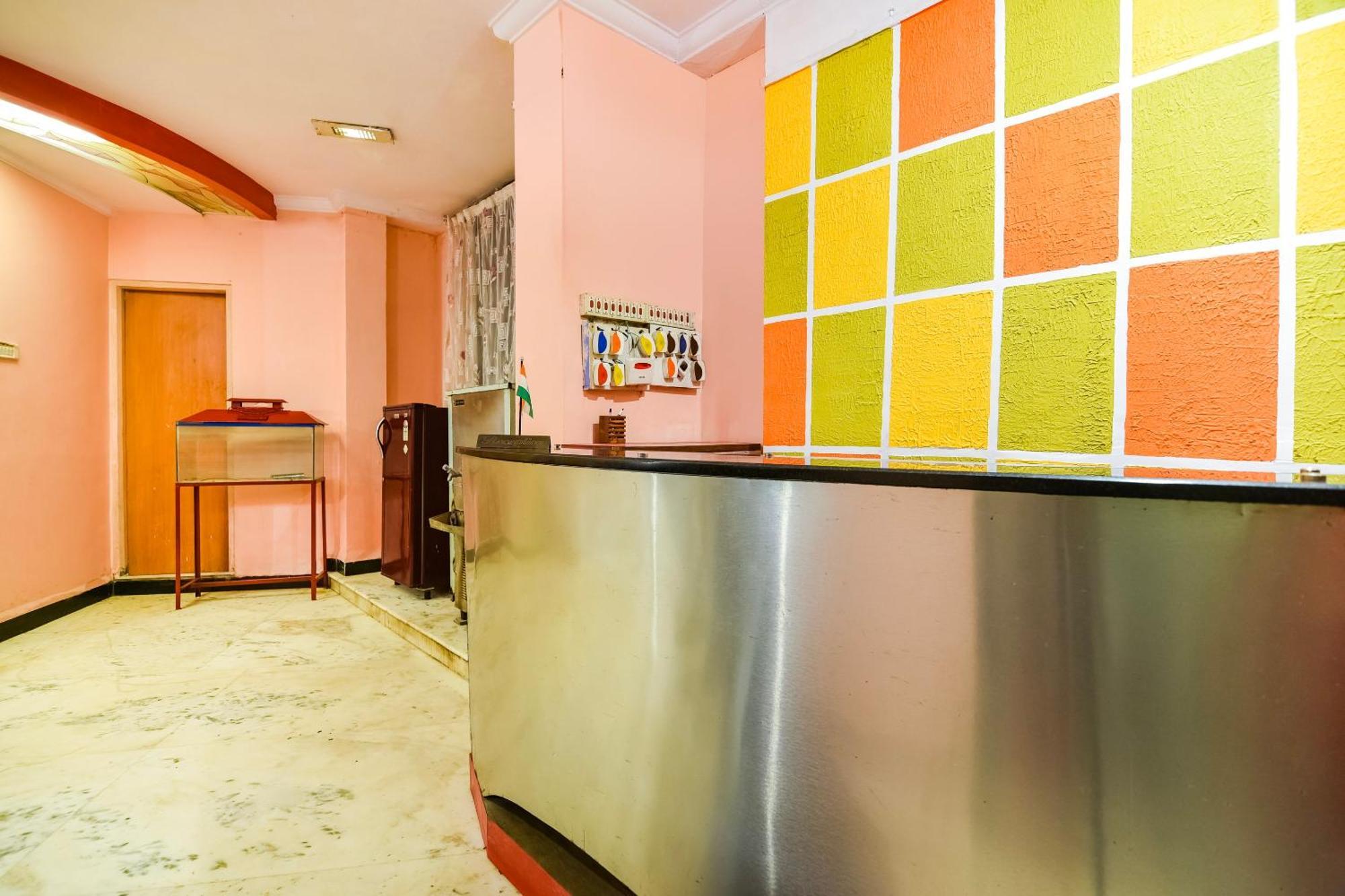 Spot On Hotel Midtown Gondia Extérieur photo